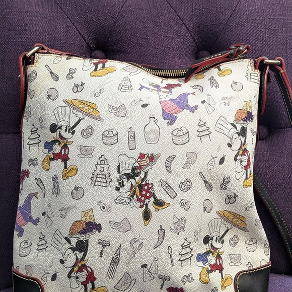 Disney Dooney & Bourke 2018 Food And Wine Festival Disney Shoulder Bag - Picture 6 of 10